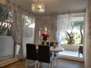 Apartment Hitri - One Bedroom Apartment with Terrace and Garden View
