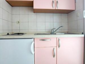 Apartments Pezo - Superior Studio with Balcony and Sea View 