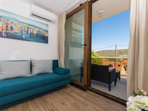 Villa LA-Comfort One Bedroom Apartment with Sea View Terrace 2