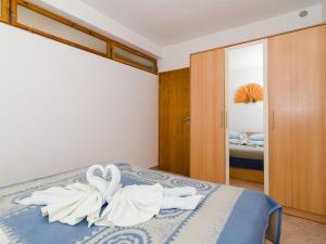 Apartments Villa Dinga -Borak - Two Bedroom Apartment with Terrace No 1