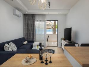 Apartments Tomas- Standard One Bedroom Apartment with Balcony A2