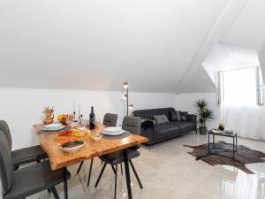 Apartment Dragojevic - Two bedroom apartment with Terrace and Sea View