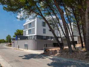 Apartments Dva Galeba - Standard One Bedroom Apartment with Terrace 101