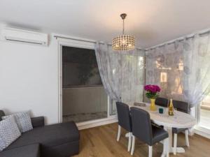 Apartment Hitri - One Bedroom Apartment with Terrace and Garden View 