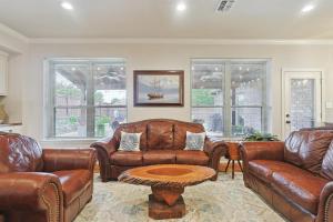 Vista Valley Vacay 5-BD w Pool & Cinema