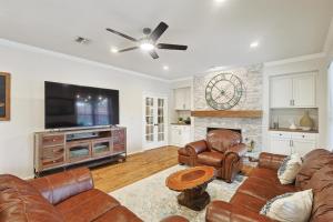 Vista Valley Vacay 5-BD w Pool & Cinema