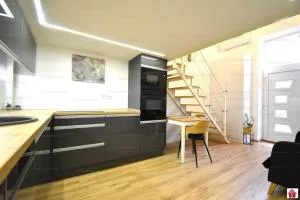 Júlia Apartman - 米什科尔茨