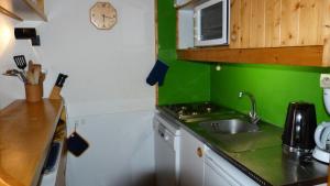 Résidence Aiguille Grive Bat Iii - Appartement 2 pièces 6 personnes en duplex, skis aux pieds, dans le village de Charmettoger à Arc 1800 MAE-2032