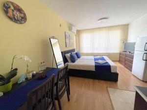 Blue Orchid Studio near airport & free parking