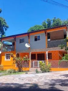 Maison charmante à Pointe Noire, vue montagne, jardin privé - Baille-Argent