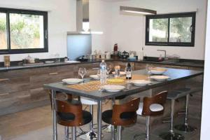 Maisons de vacances Villa avec vue panoramique mer et montagne : photos des chambres