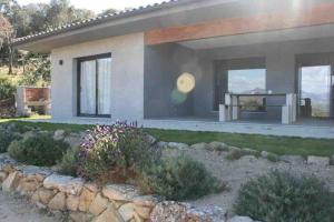 Maisons de vacances Villa avec vue panoramique mer et montagne : photos des chambres