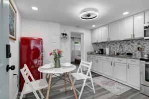 Daisy Hideout Gateway Near Downtown Tampa