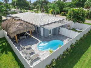 Modern Home in FTL Hot Tub & Dogs Welcome