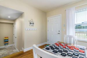 CB Beach House - Steps to The Sand, Surf and Sea