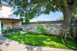 House Ladonja with private pool