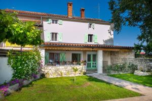 House Ladonja with private pool 