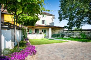 House Ladonja with private pool