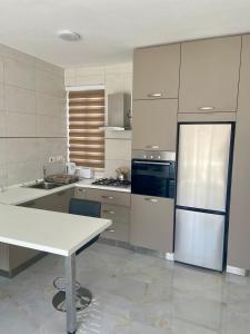 Penelope Apartments, Apartment 14