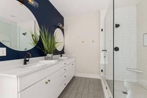 The Oasis Tropical villa with rooftop views