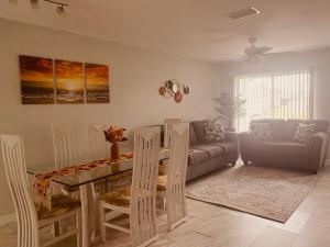 Family Retreat in Tropical Oasis