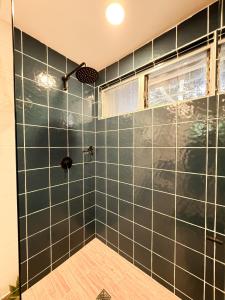 Apartamento amoblado asiste a Guns N Roses NID201 By Roots Rentals