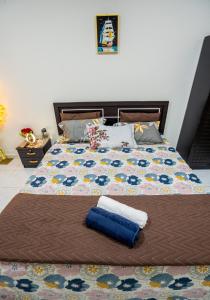 tourist Family and couple private Rooms ME11 BGR 01 baith al jannah LLC one private room in three bedroom apartment