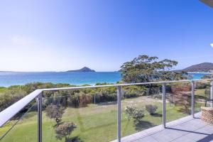 Luskin Lodge 11 stunning water views
