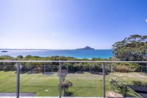 Luskin Lodge 11 stunning water views