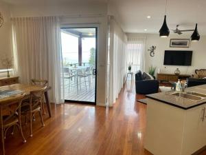 Second Level on Honeysuckle