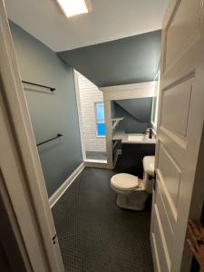 Bright, big family escape, Wparking, dogs welcome