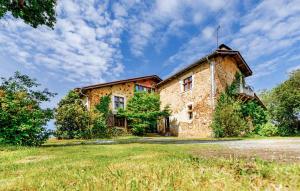 Stunning Home In Ossages