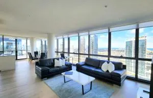 Melbourne Lifestyle Apartments - Best Views on Collins - Melbourne