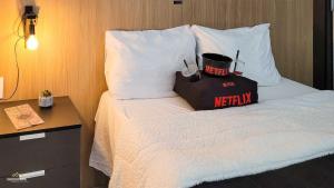 Nosso Apê 915: Piscina | TV Box | Academia - NA2002