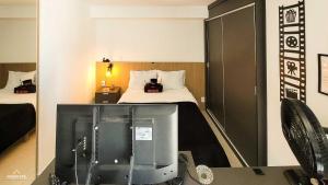 Nosso Apê 915: Piscina | TV Box | Academia - NA2002