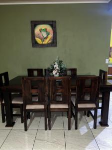 Coconut Casa 10 Min from La Fortuna with AC - Fast Wi-Fi - Private Parking in a Friendly Neighborhood