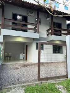 Aconchegante Sobrado - Bombas