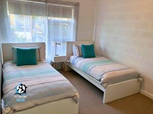 Renovated 3BR One Street to Beach