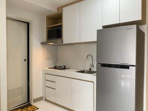 Comfortable and Spacious 1BR Tokyo Riverside PIK 2 Apartment By Travelio