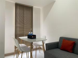 Comfortable and Spacious 1BR Tokyo Riverside PIK 2 Apartment By Travelio