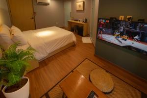 Shinchon Mayven Hotel