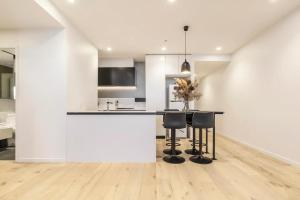 St Kilda Meets NYC New York-style Apt Parking