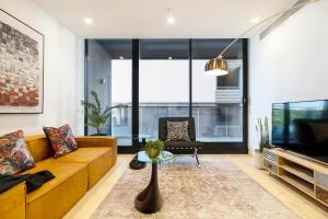 St Kilda Meets NYC New York-style Apt Parking