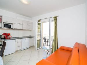Villa Samba- Premium One-Bedroom Apartment with Balcony and Sea View