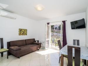 Villa Samba- Premium One-Bedroom Apartment with Balcony and Sea View