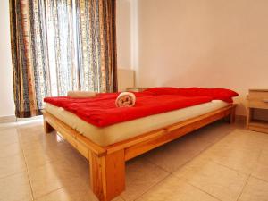 1 bedroom apartment with garden