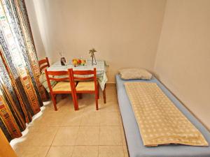 1 bedroom apartment with garden