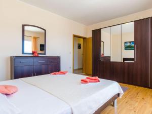 Villa Mateo - 3 Bed Apt with Terrace&Private Pool