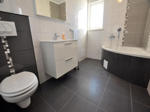 House Karlo Apartments - One-Bedroom Apartment with Sea View A3