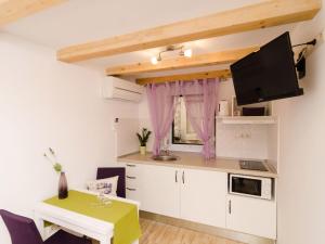 Lavender Garden Apartments - Comfort Studio Apartment Ground Floor - APT 2